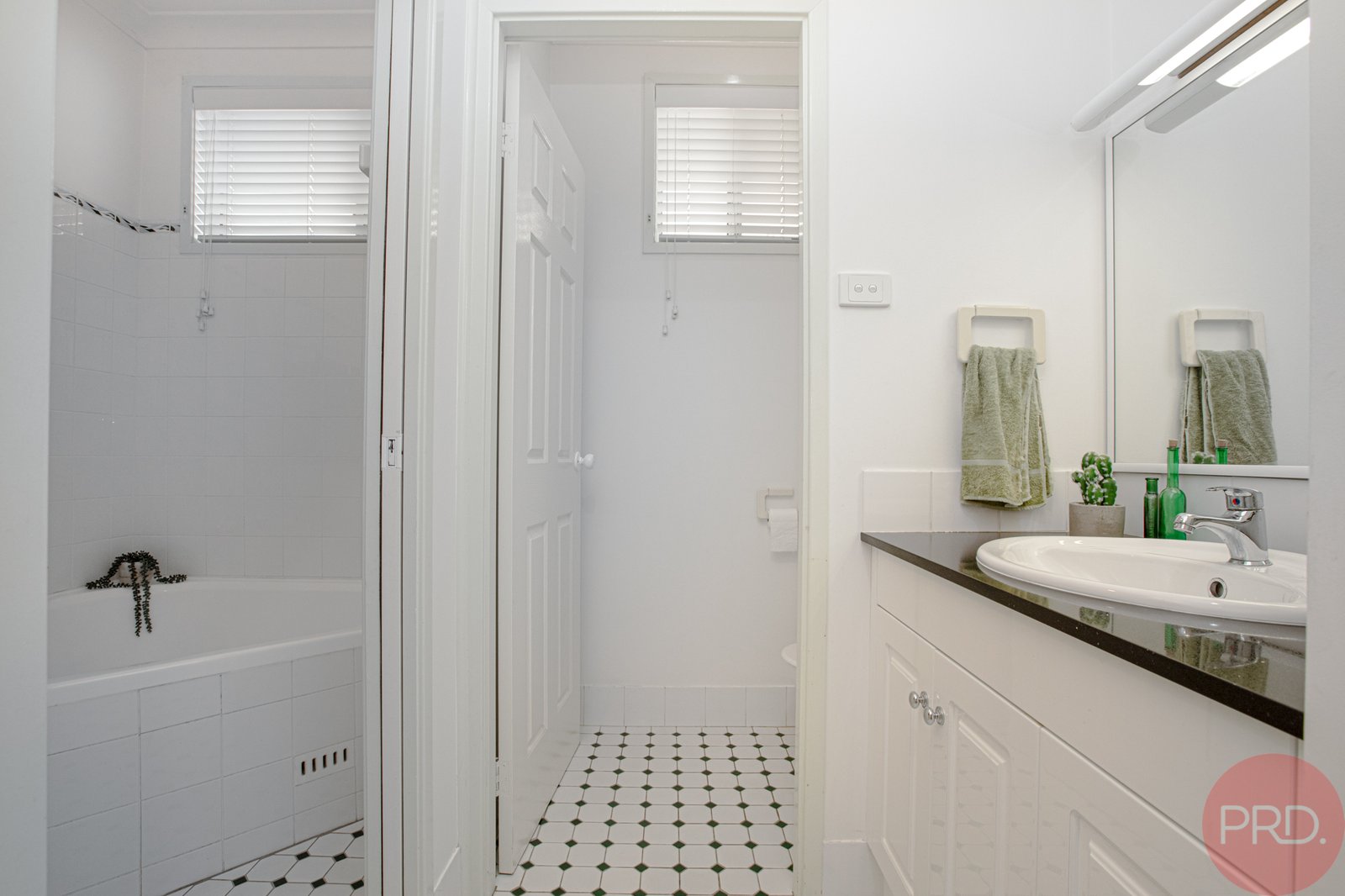 5 Baker Drive TENAMBIT 18