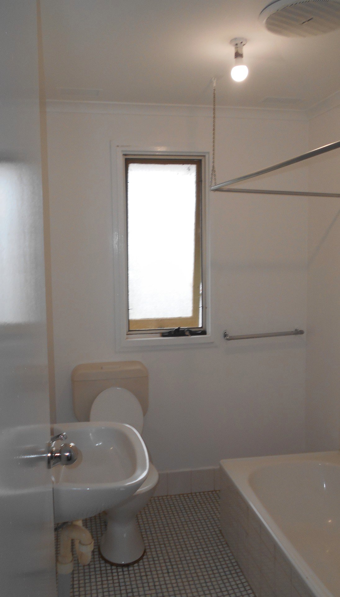 5 Banksia Crescent TUMUT 9