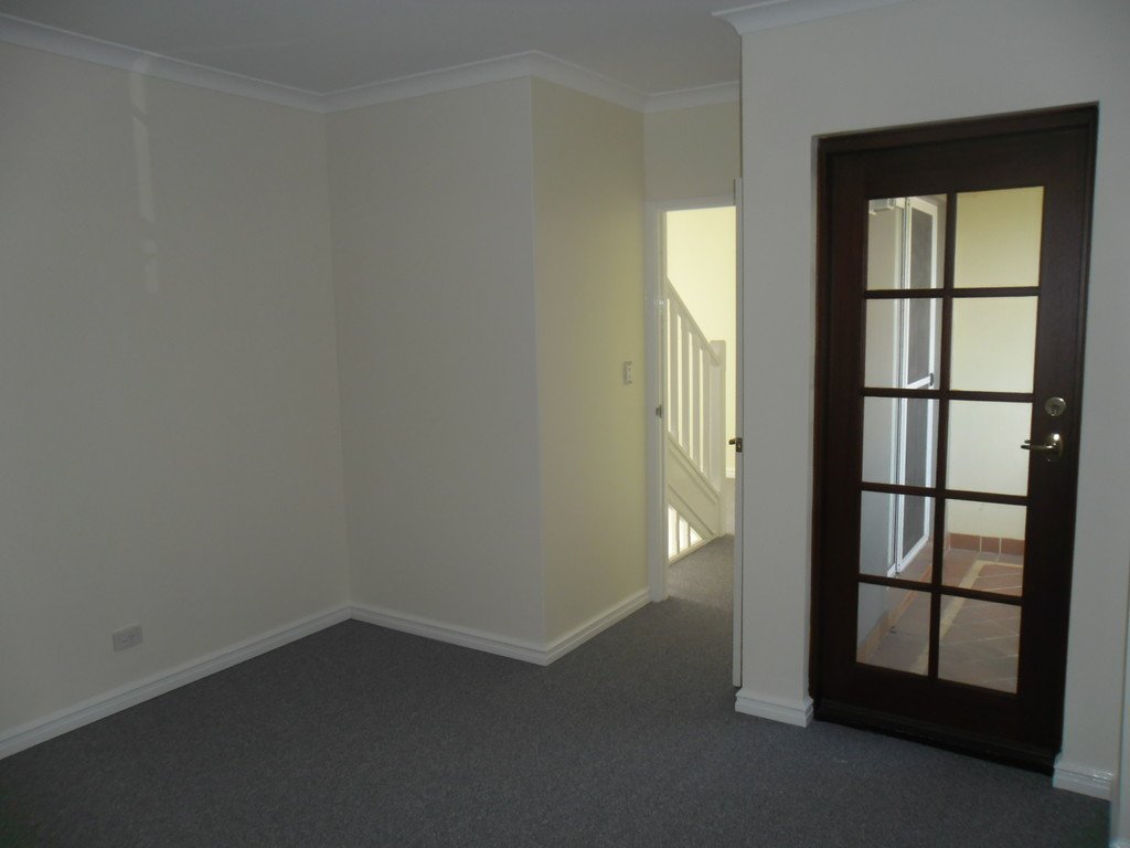 5 Banksia Street JOONDANNA 12