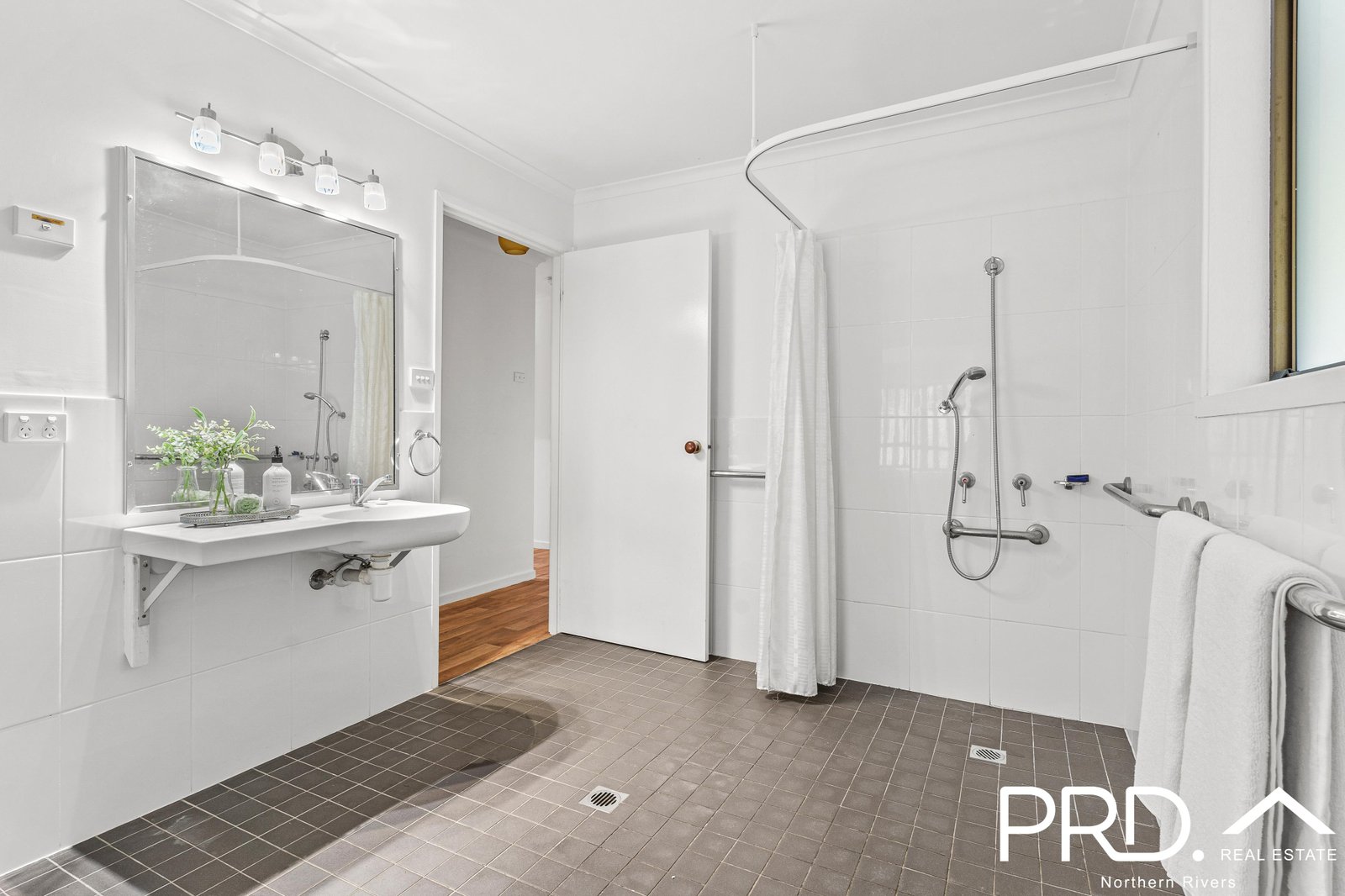 5 Barr Scott Drive LISMORE HEIGHTS 11