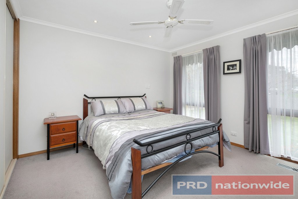 5 Barrington Court MOUNT CLEAR 9