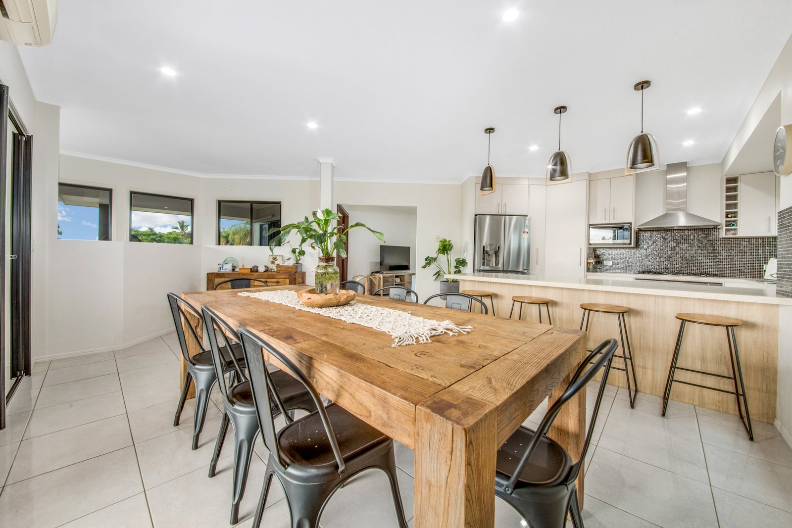 5 Bauhinia Street BOYNE ISLAND 3