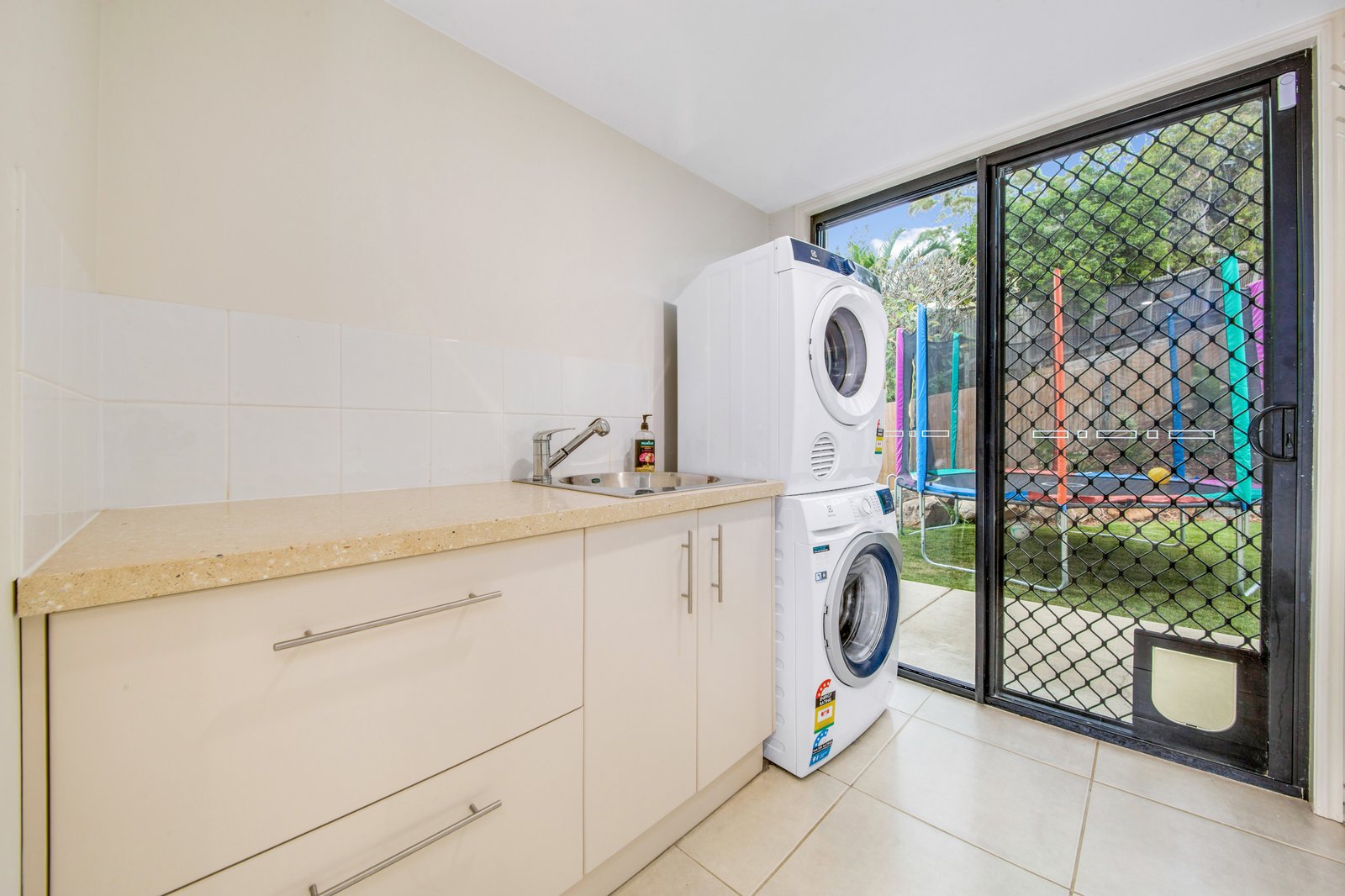 5 Bauhinia Street BOYNE ISLAND 18