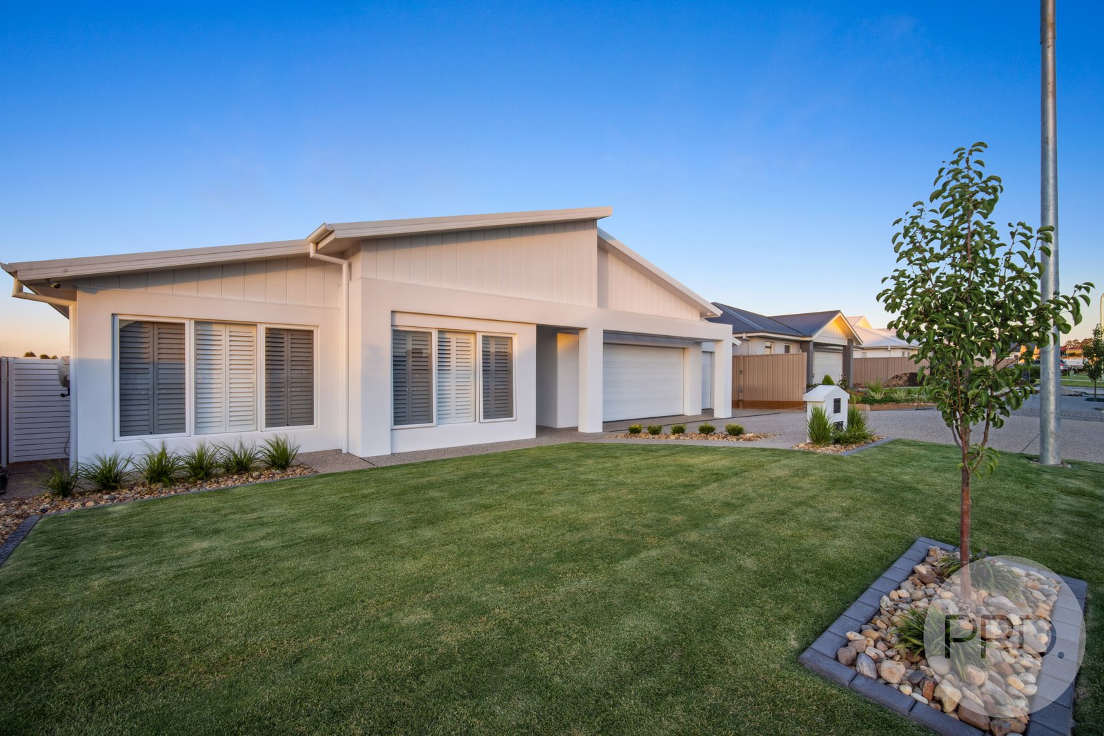 5 Billabong Crescent GOBBAGOMBALIN 5