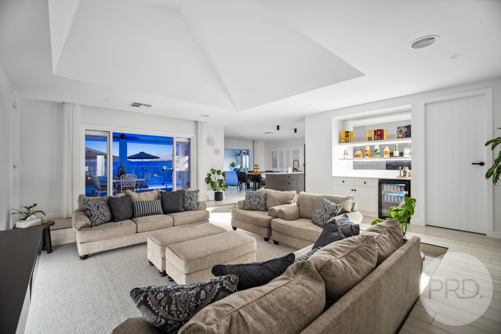 5 Billabong Crescent GOBBAGOMBALIN 11