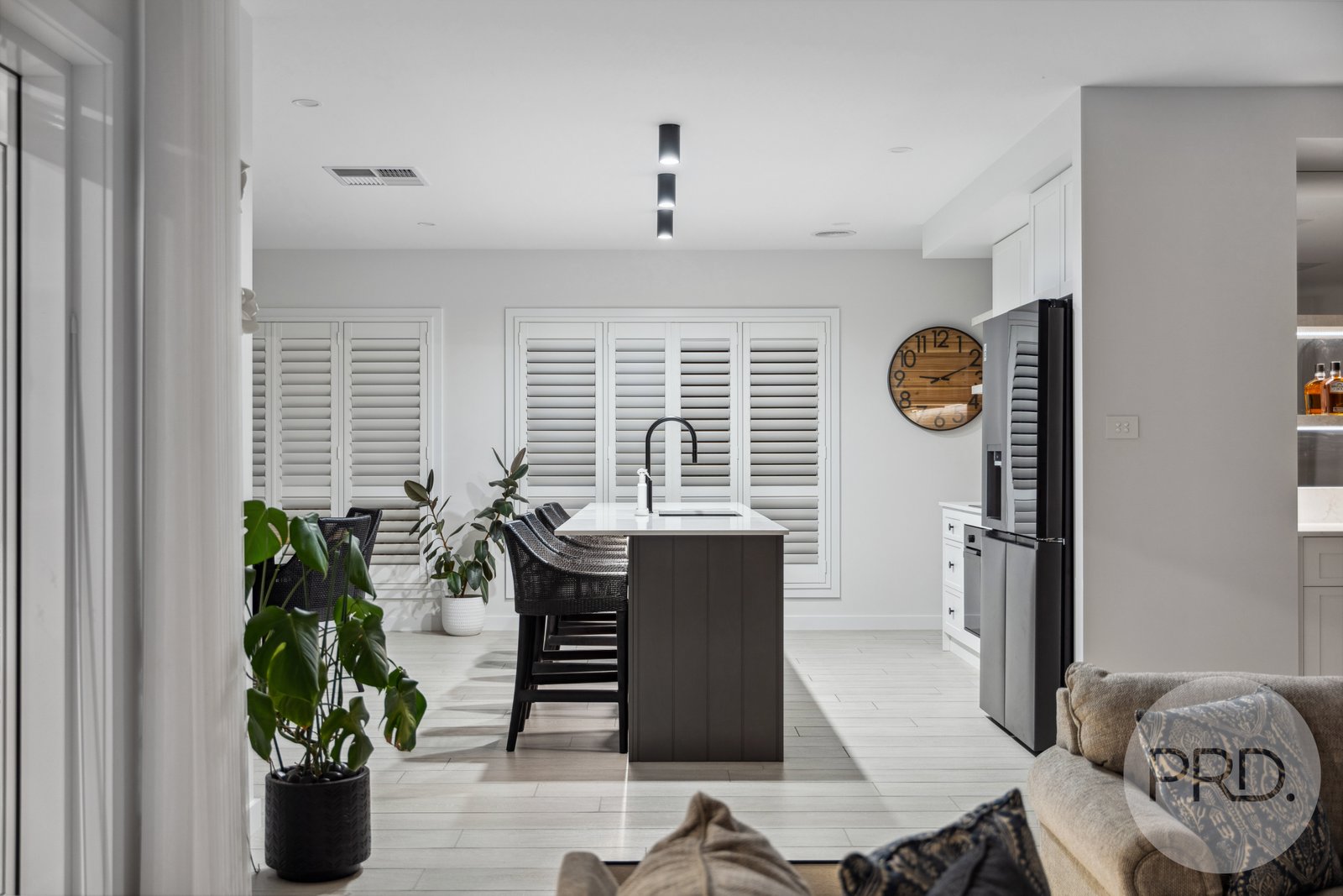 5 Billabong Crescent GOBBAGOMBALIN 13