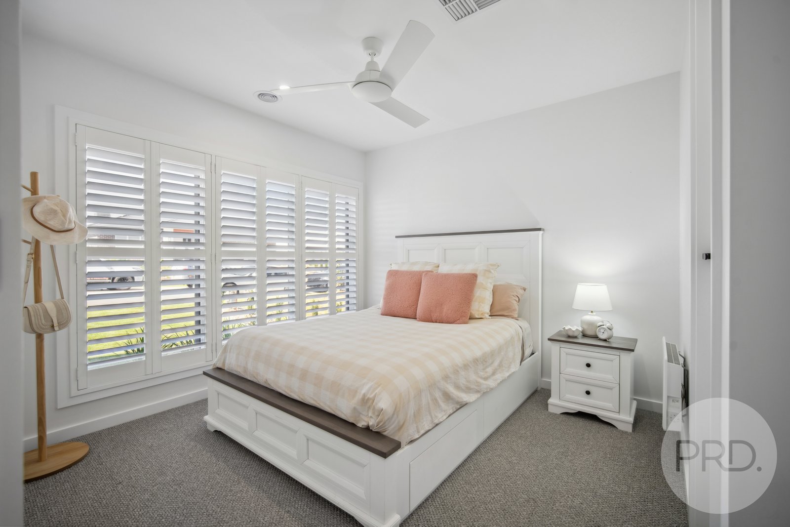 5 Billabong Crescent GOBBAGOMBALIN 27