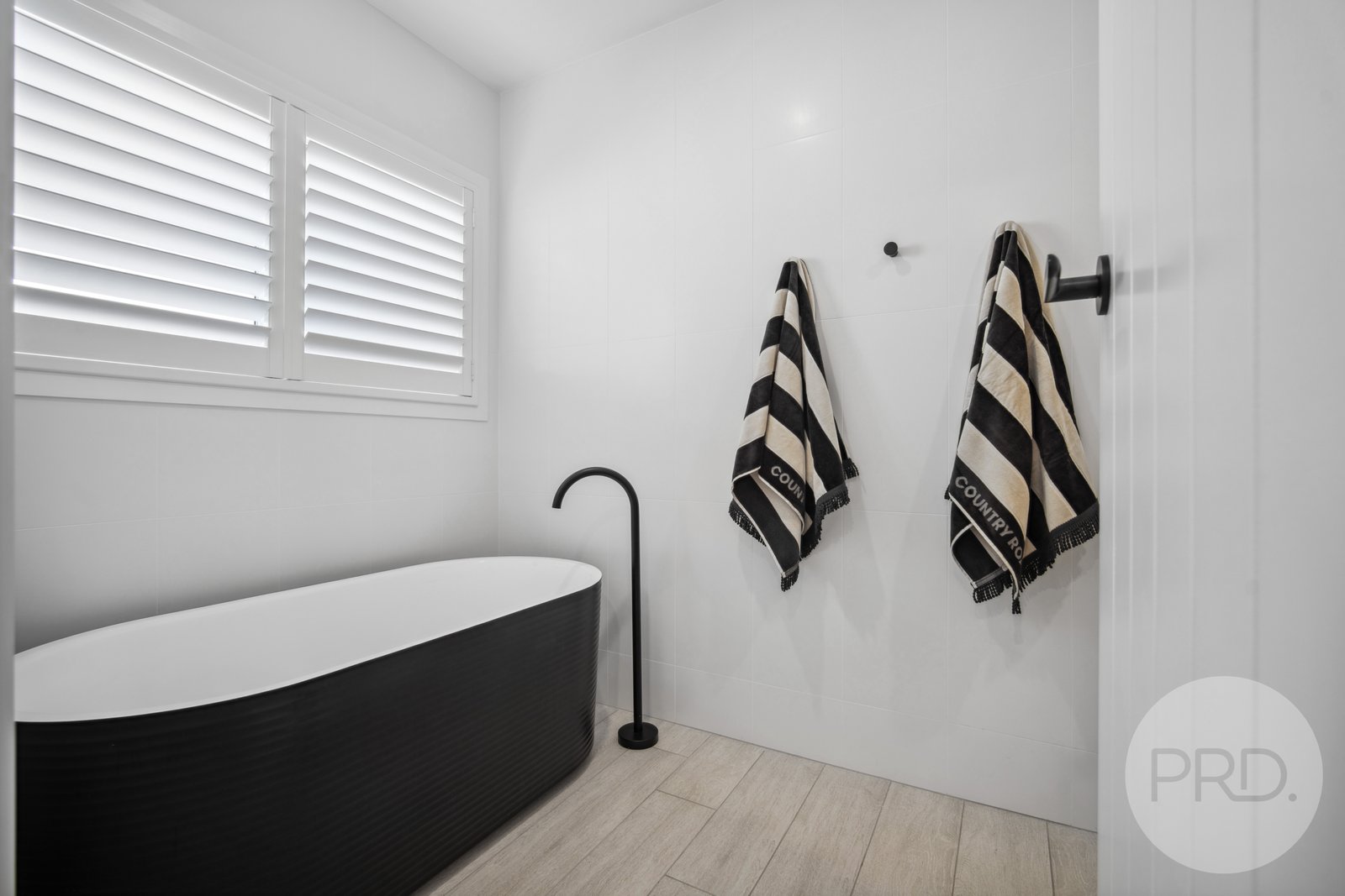 5 Billabong Crescent GOBBAGOMBALIN 31