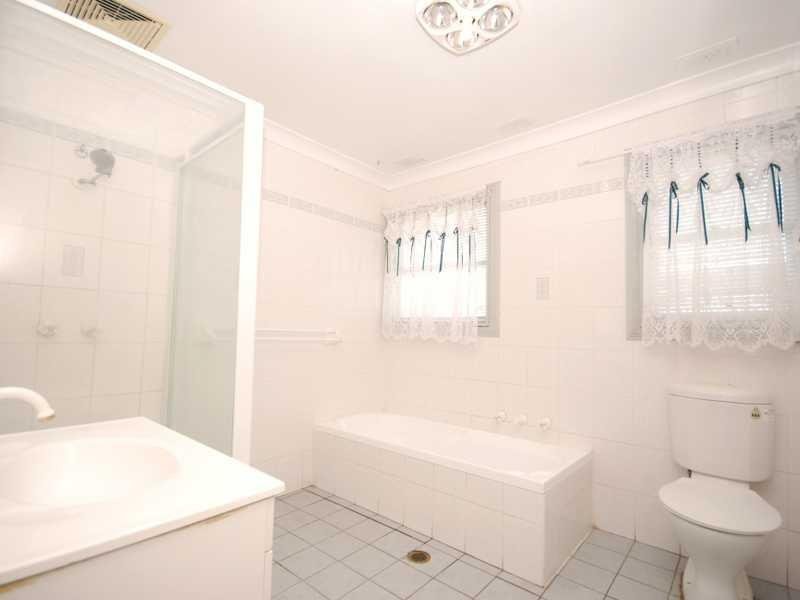 5 Bingham Place TOLLAND 4