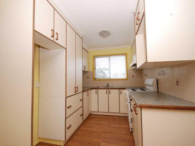 5 Bingham Place TOLLAND 8