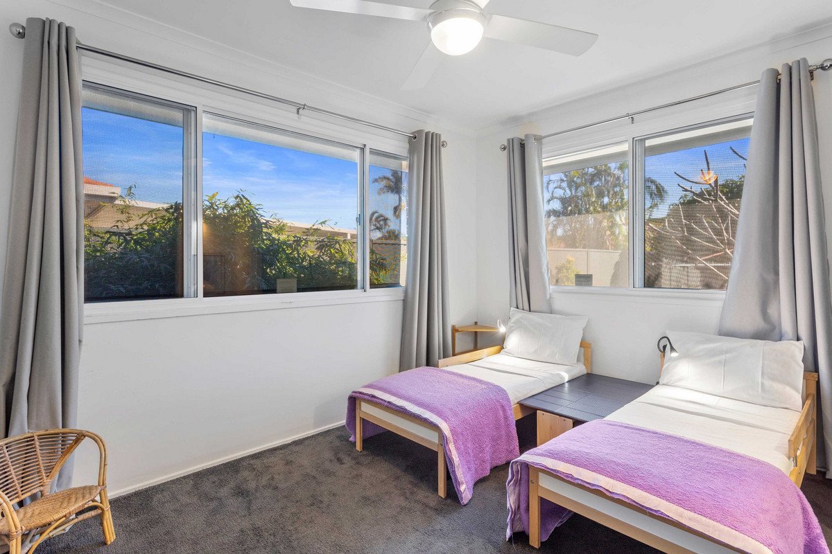 5 Binnacle Court Mermaid Waters 10