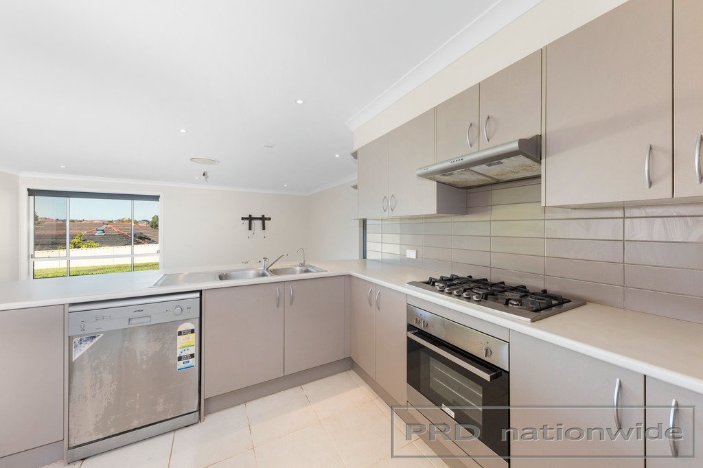 5 Birch Grove ABERGLASSLYN 9