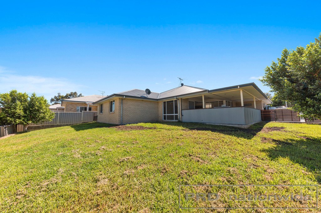 5 Birch Grove ABERGLASSLYN 16
