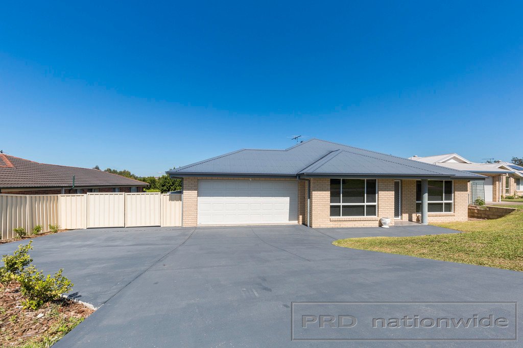 5 Birch Grove ABERGLASSLYN 18