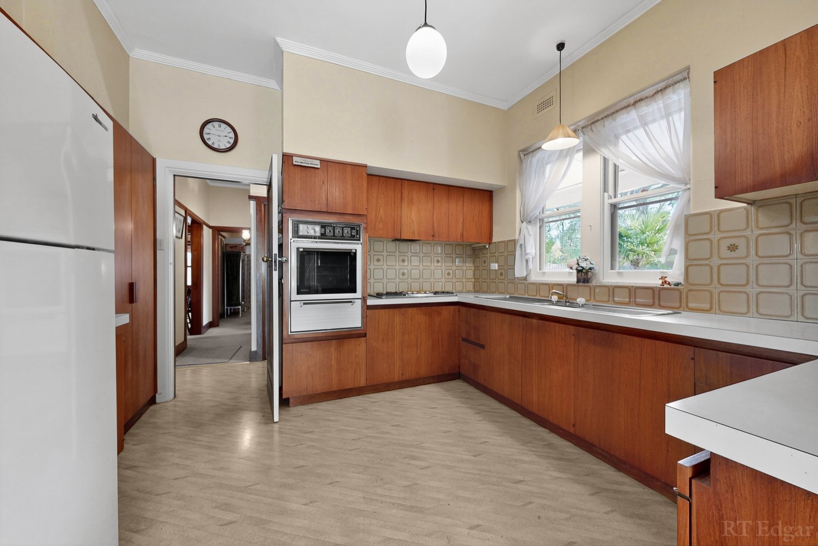 Real Estate and Property in 5 Black Street, Mont Albert, VIC