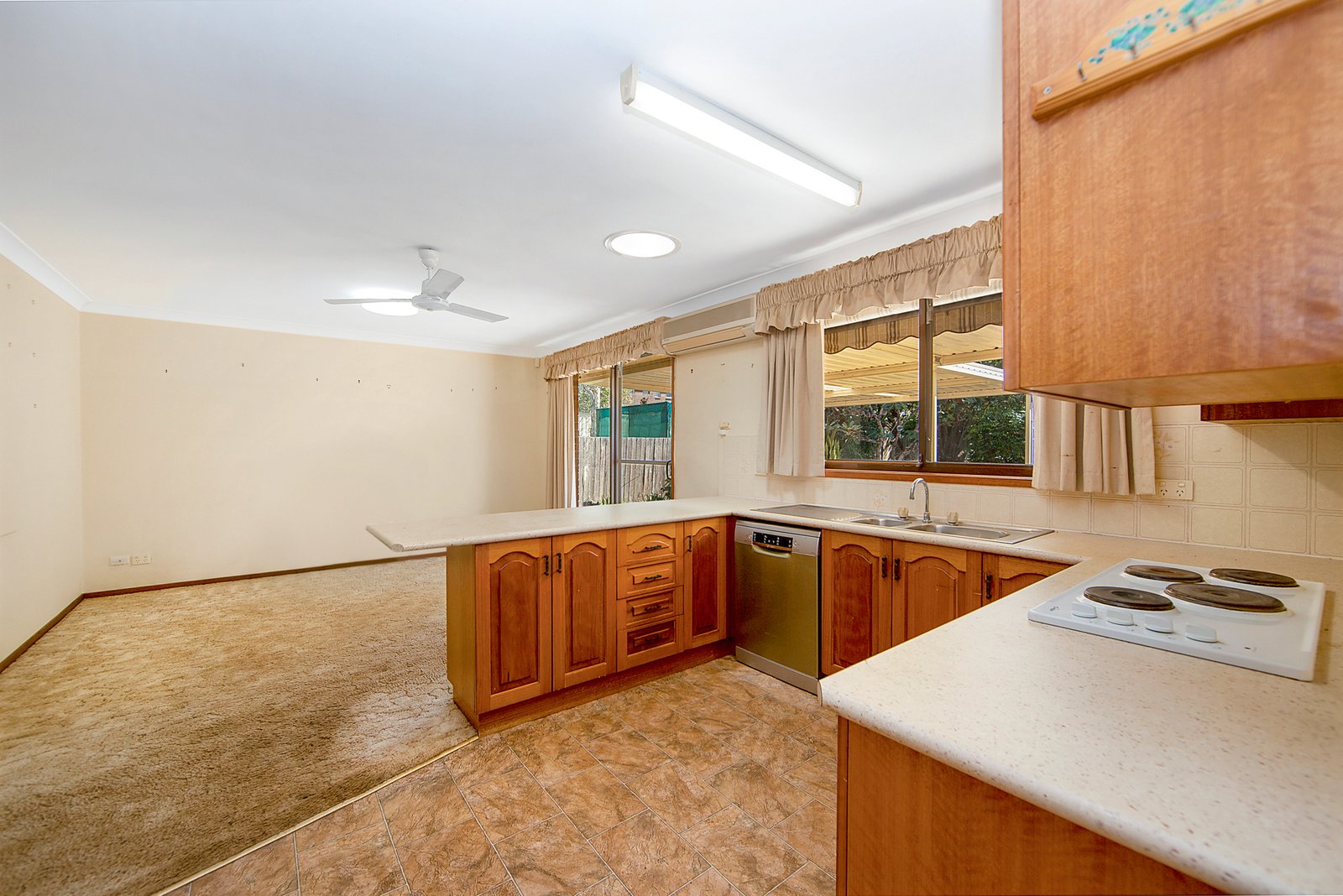 5 Blackbutt Crescent LAURIETON 10