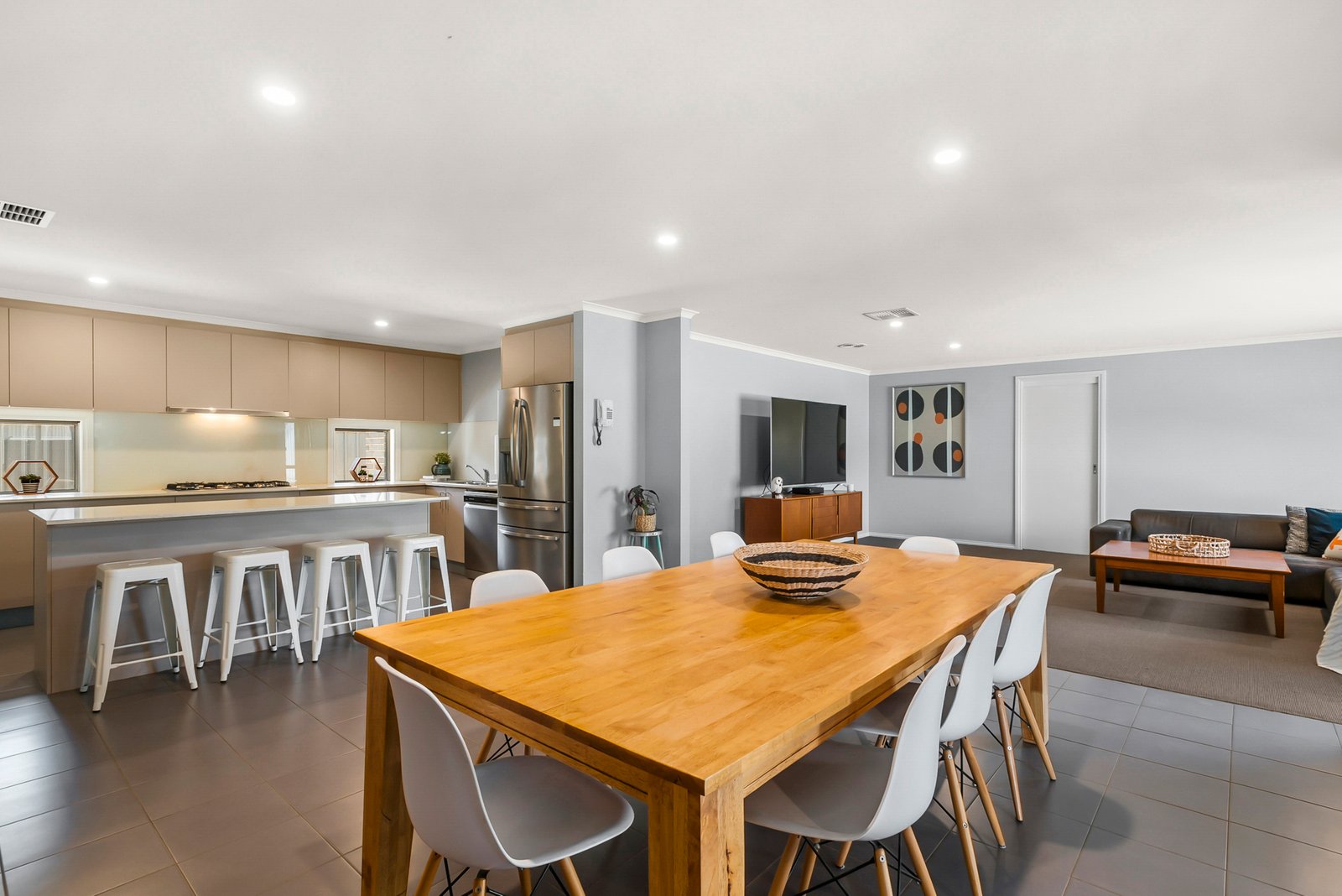 Real Estate and Property in 5 Blanche Close, Kyneton, VIC