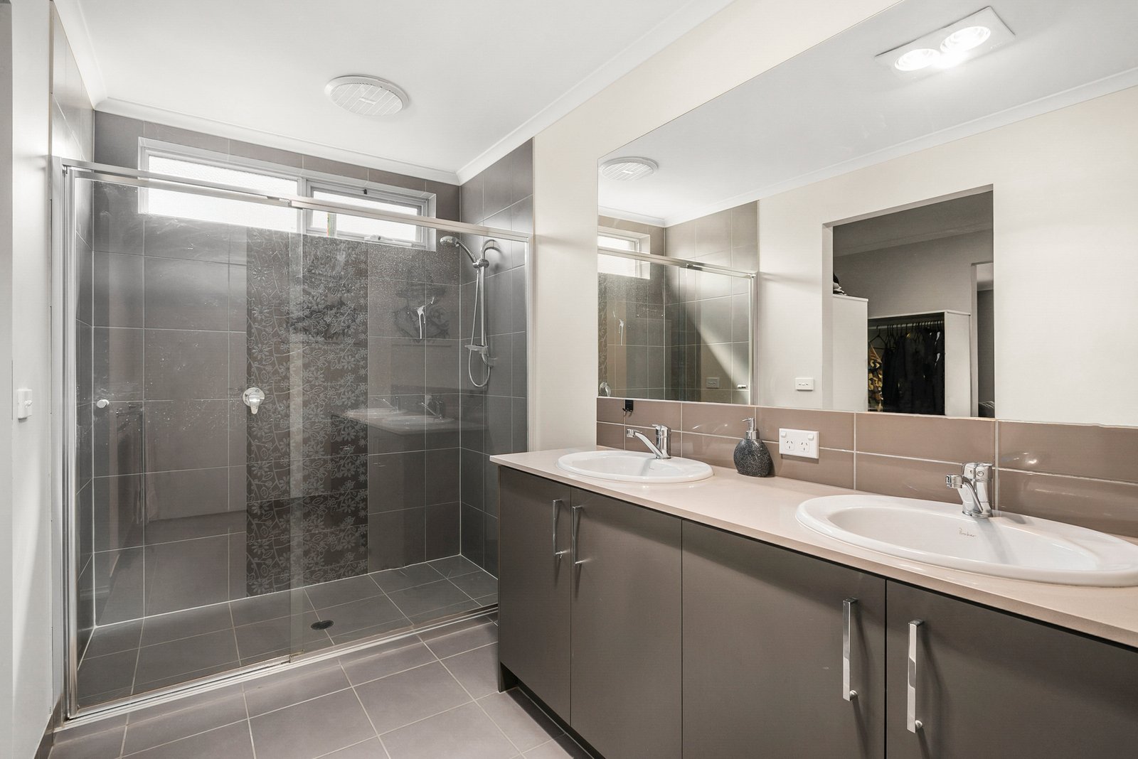 Real Estate and Property in 5 Blanche Close, Kyneton, VIC