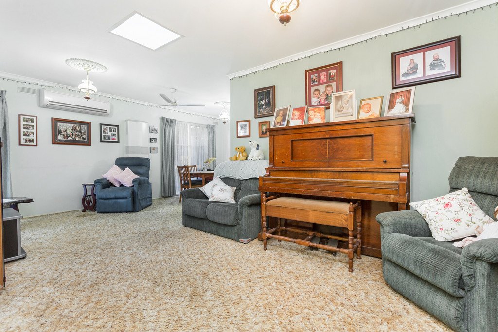 5 Boronia Crescent STRATHDALE 9