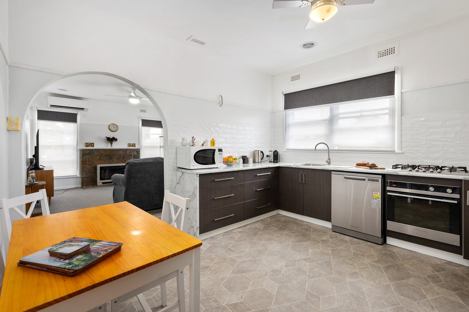 5 Boronia Grove WENDOUREE 5