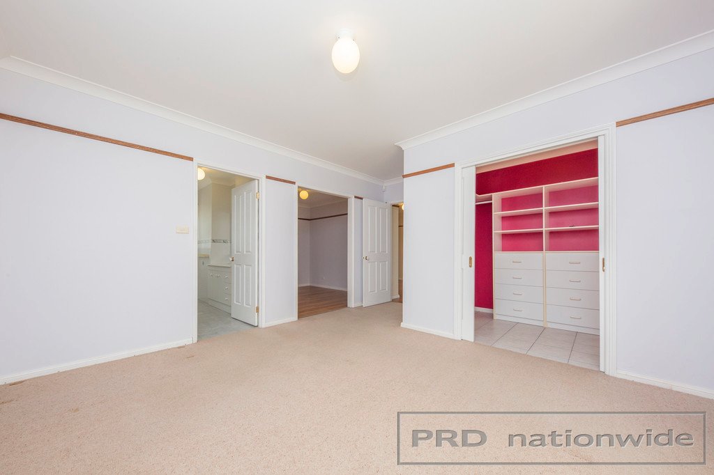 5 Bounty Close HINTON 9