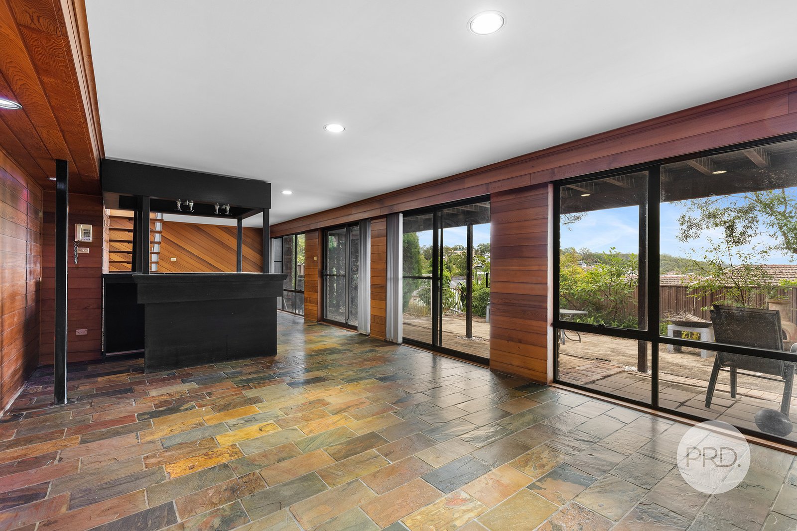 5 Bramwell Place ILLAWONG 4