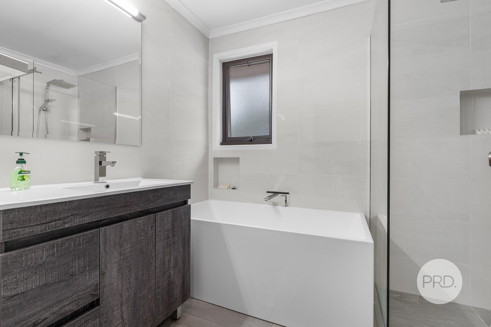 5 Bramwell Place ILLAWONG 5