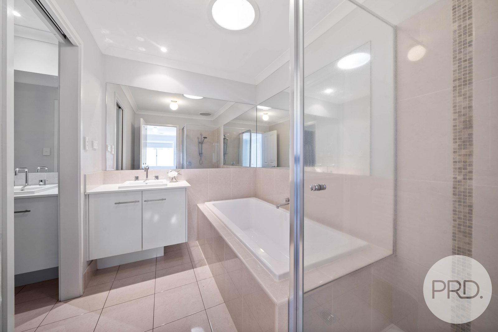 5 Breasley Crescent BOOROOMA 12