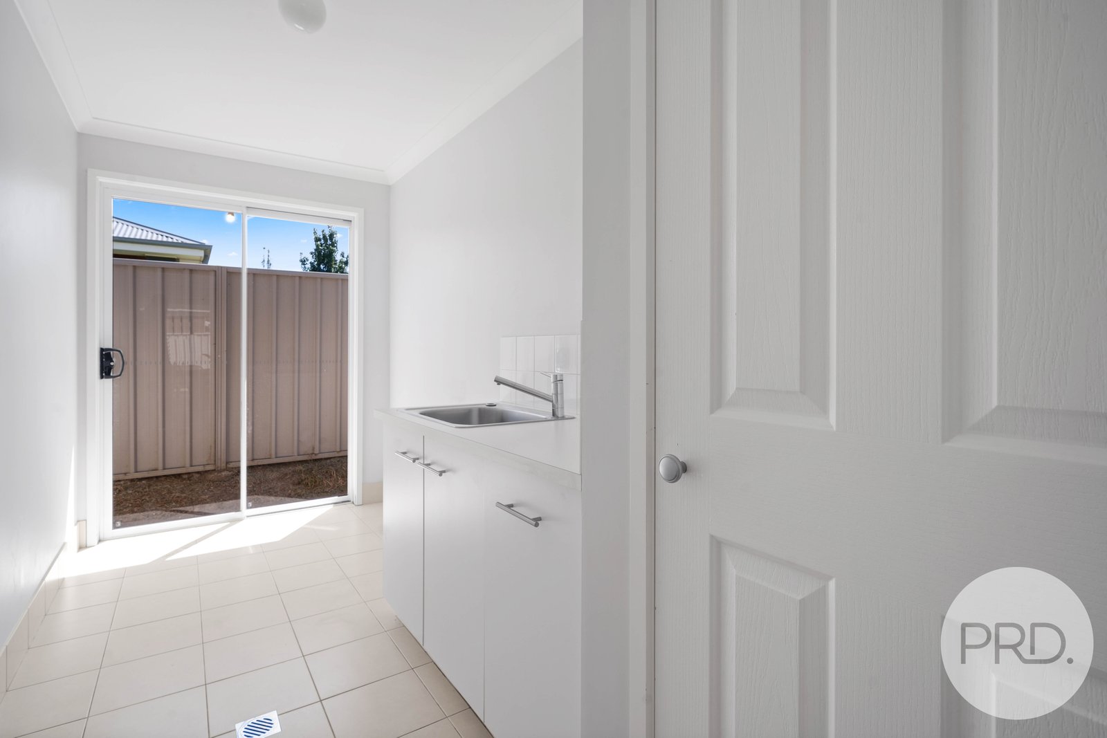 5 Breasley Crescent BOOROOMA 13