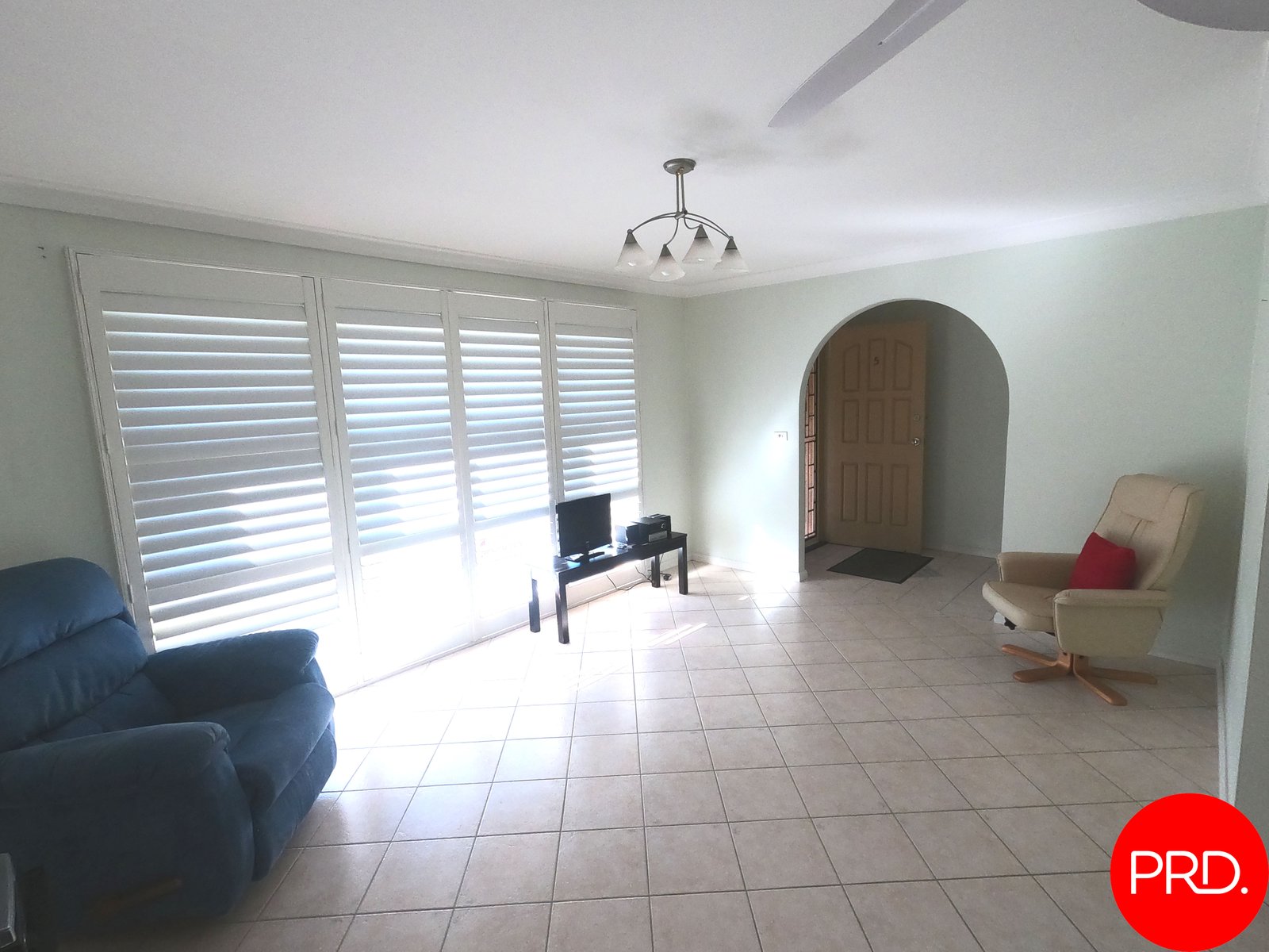 5 Brett Place INGLEBURN 6