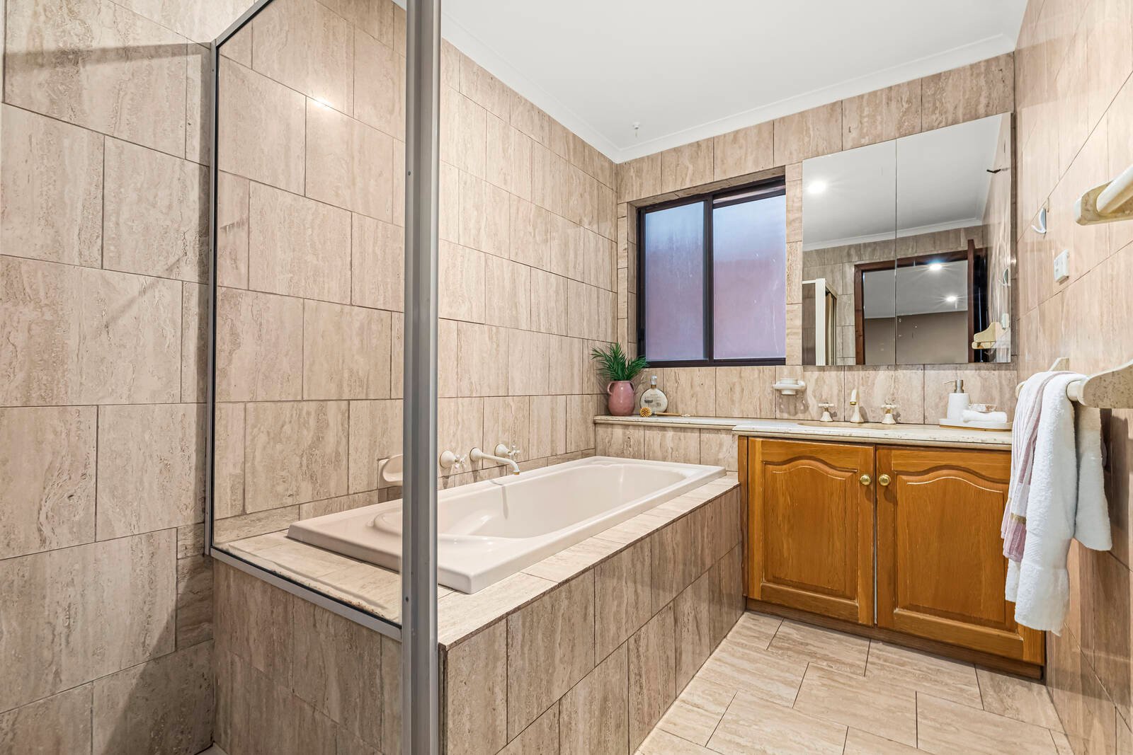 Real Estate and Property in 5 Briarfield Court, Templestowe, VIC