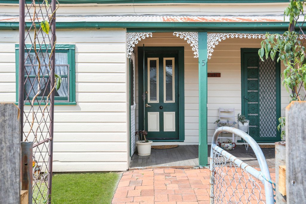 5 Brownsville Avenue BROWNSVILLE 1