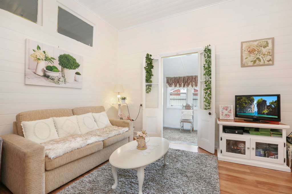 5 Brownsville Avenue BROWNSVILLE 6