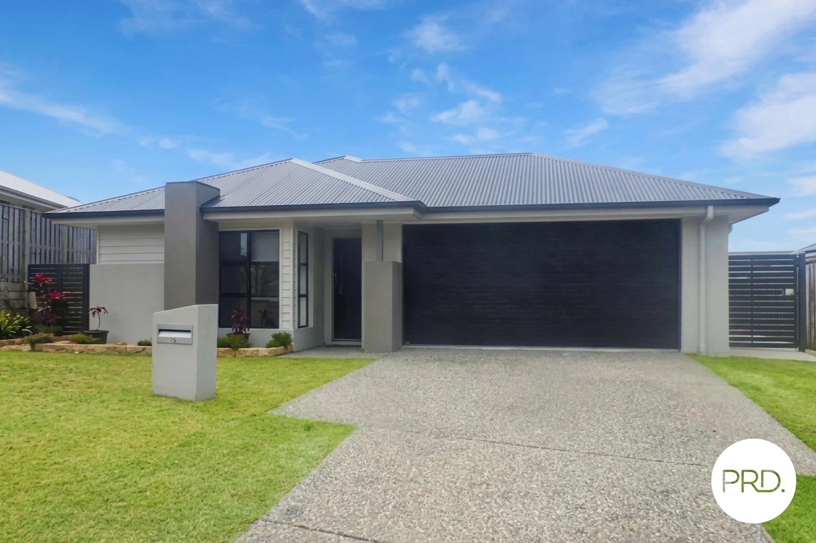 5 Buchanen Street BOYNE ISLAND 1