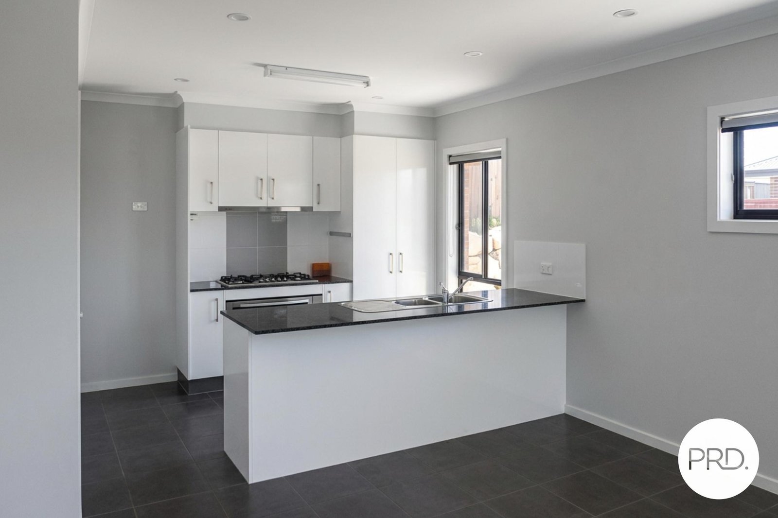 5 Buchanen Street BOYNE ISLAND 2