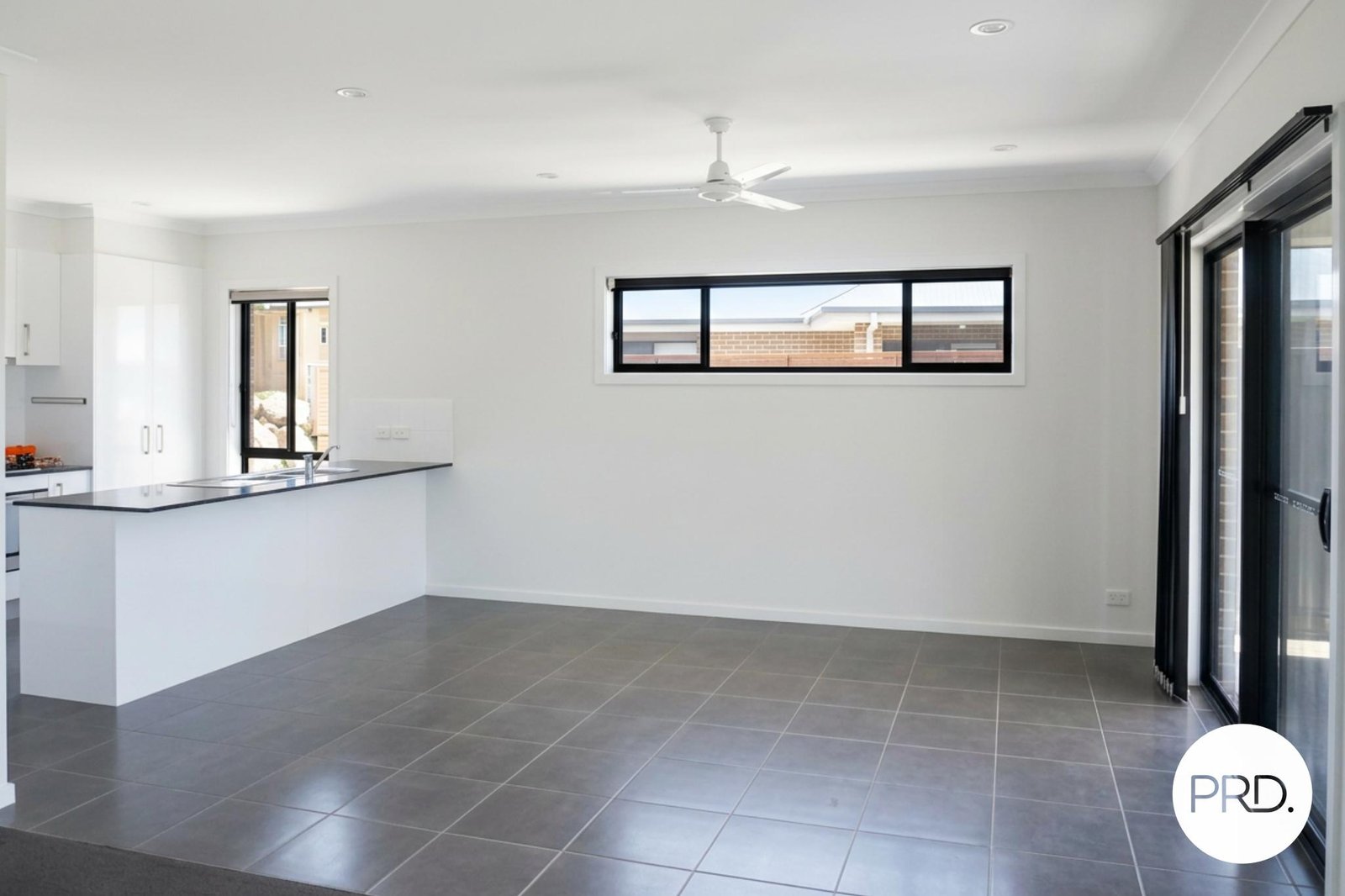 5 Buchanen Street BOYNE ISLAND 3