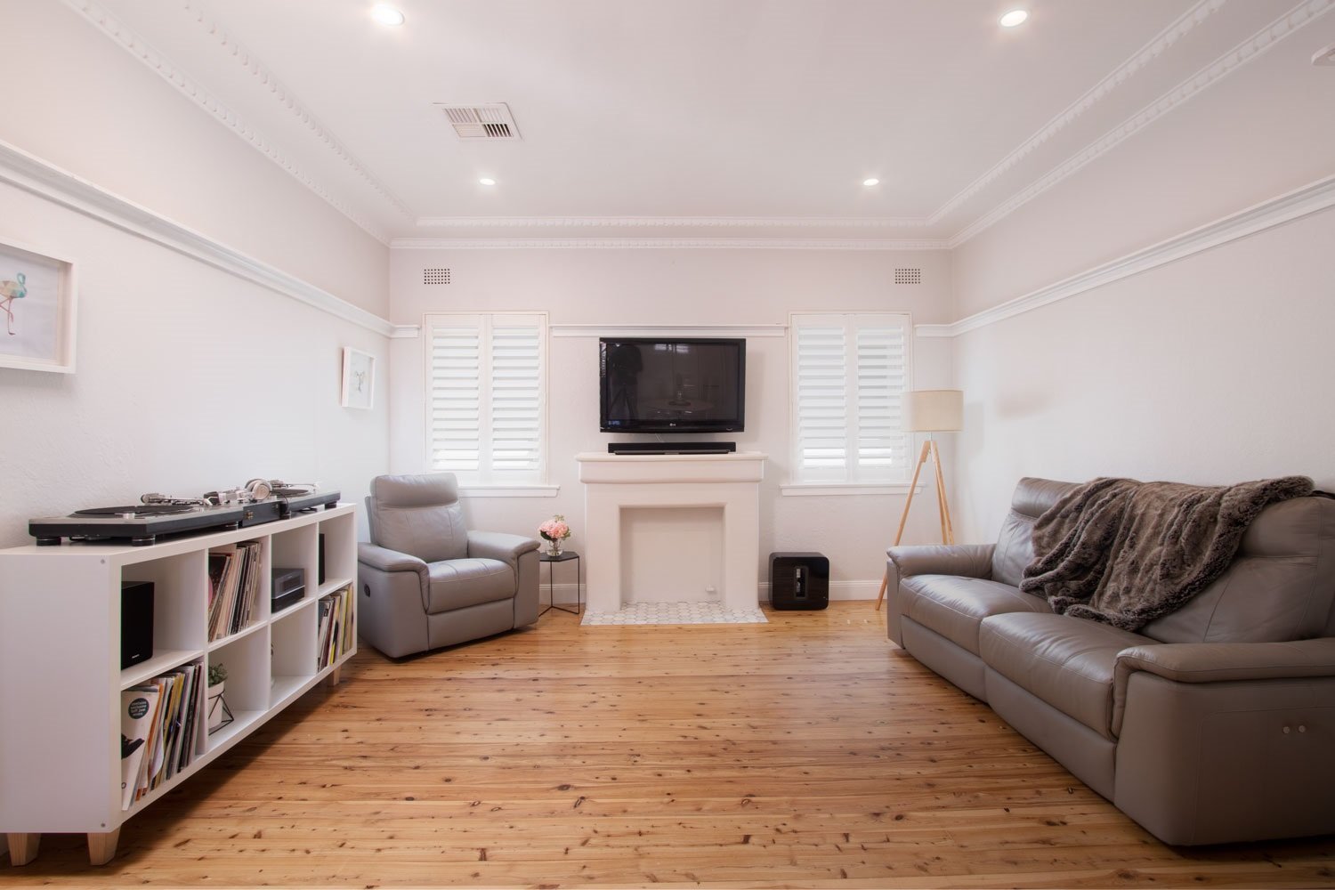 5 BUNGALOW Road ROSELANDS 2