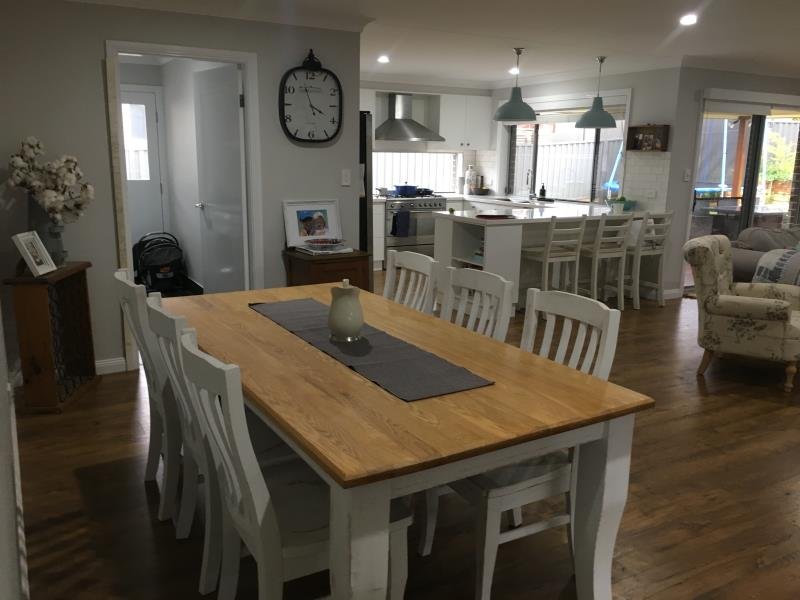 5 Burgundy Way TAMWORTH 3