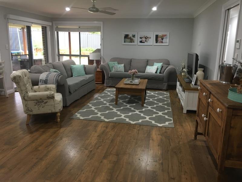 5 Burgundy Way TAMWORTH 4