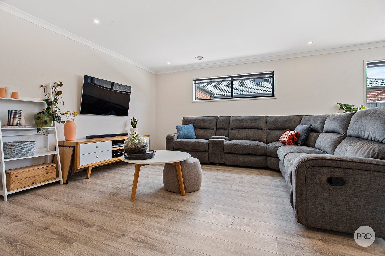 5 Buxton Street JACKASS FLAT 2