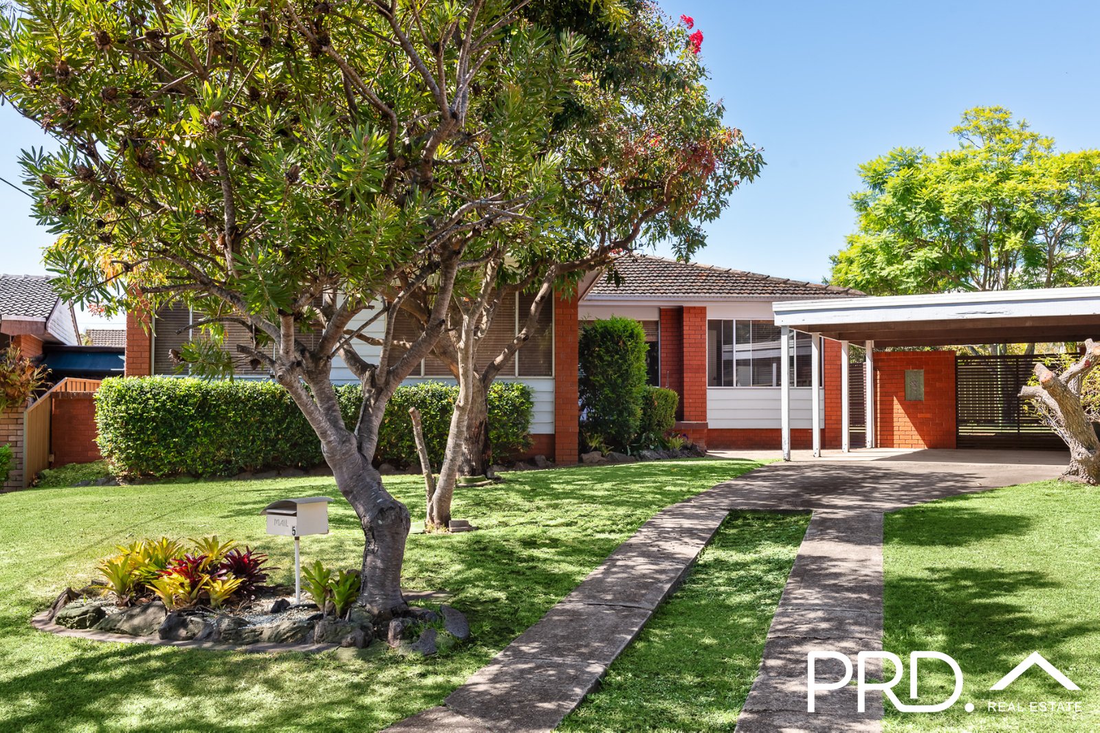 5 Cambrai Place MILPERRA 2