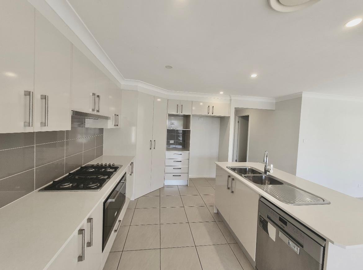 5 Canal Parade LEPPINGTON 2