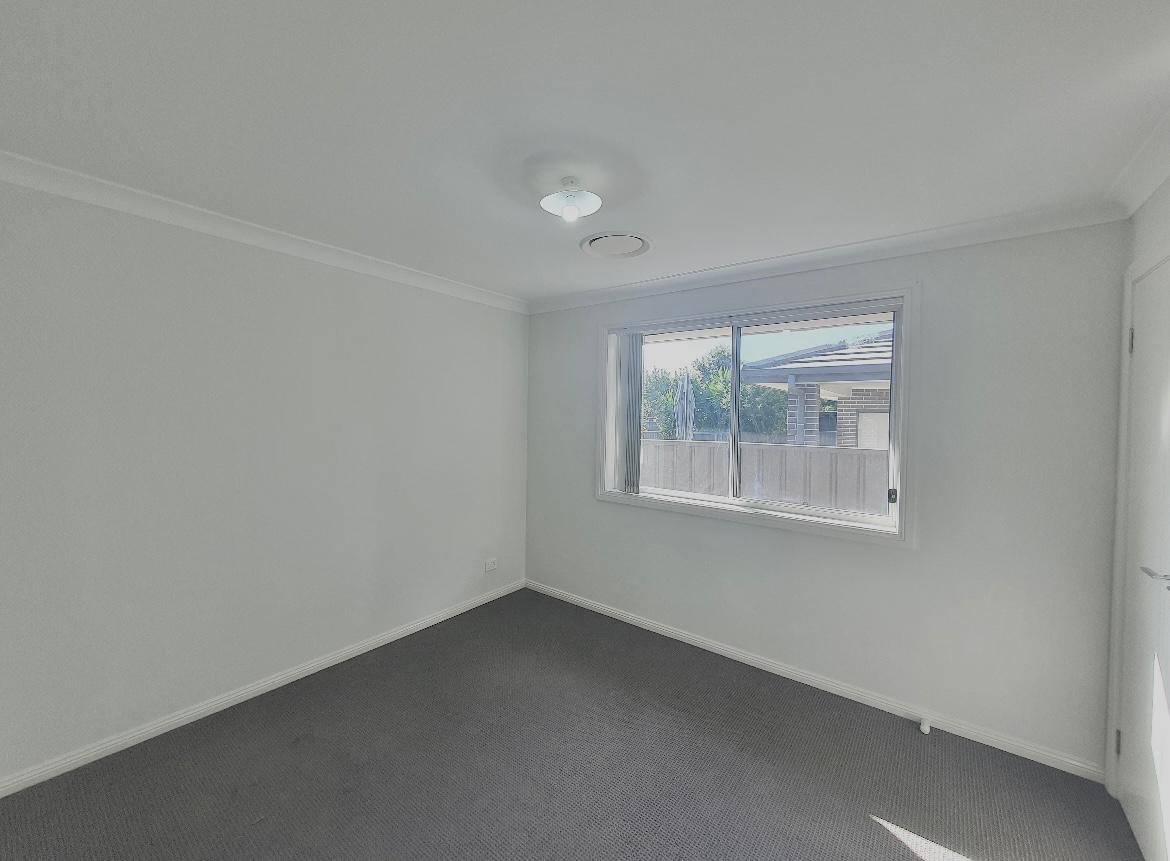 5 Canal Parade LEPPINGTON 8