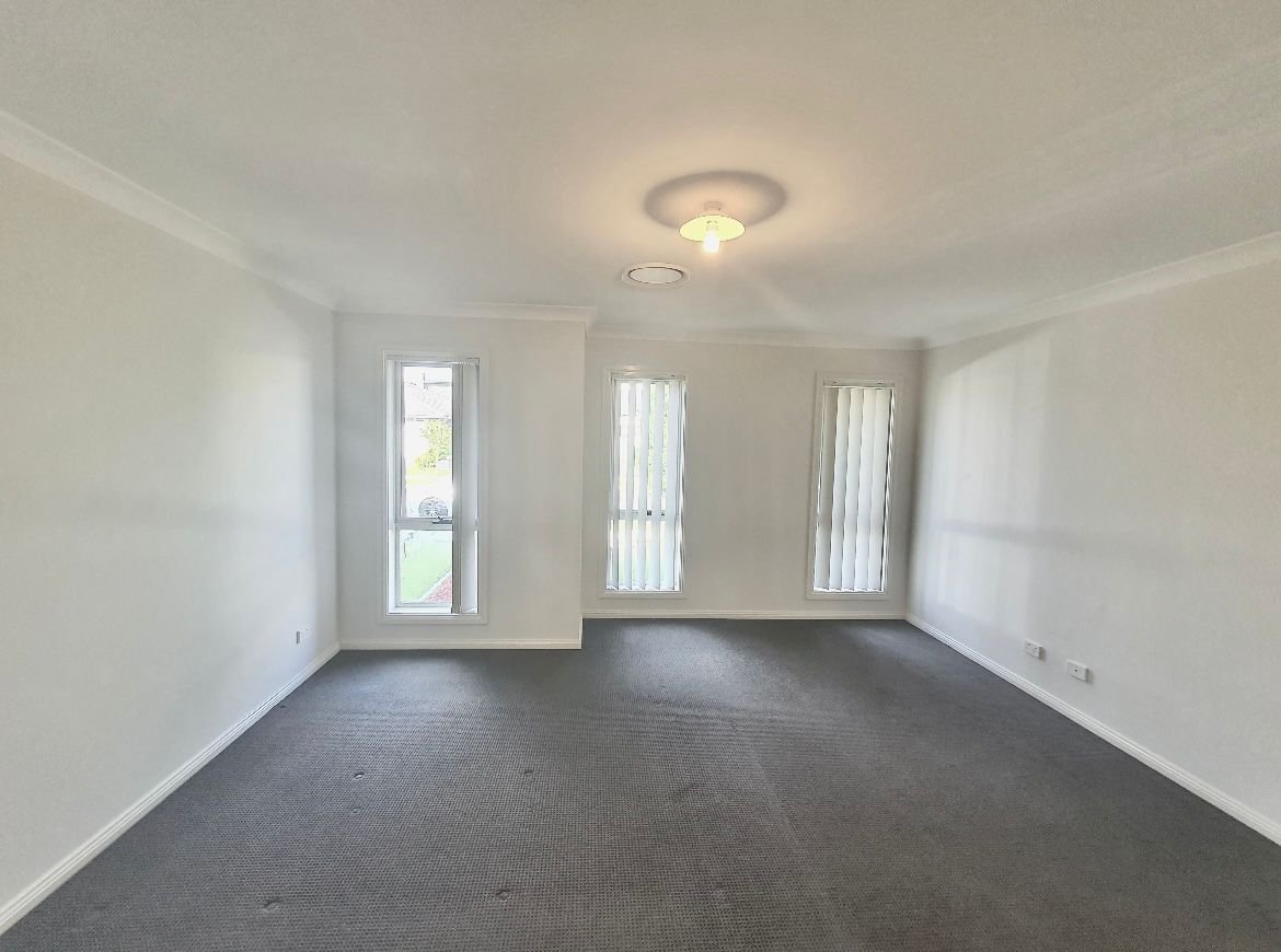 5 Canal Parade LEPPINGTON 11