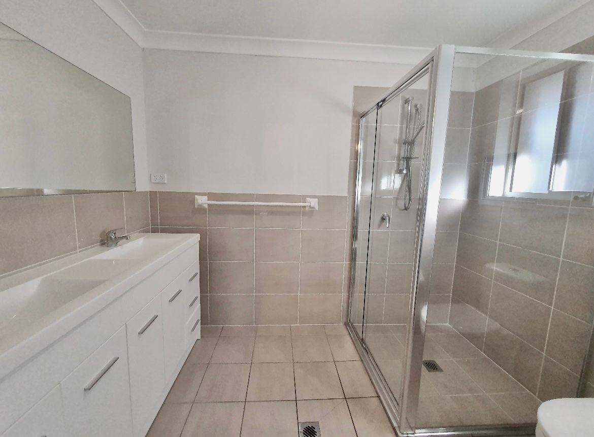 5 Canal Parade LEPPINGTON 15