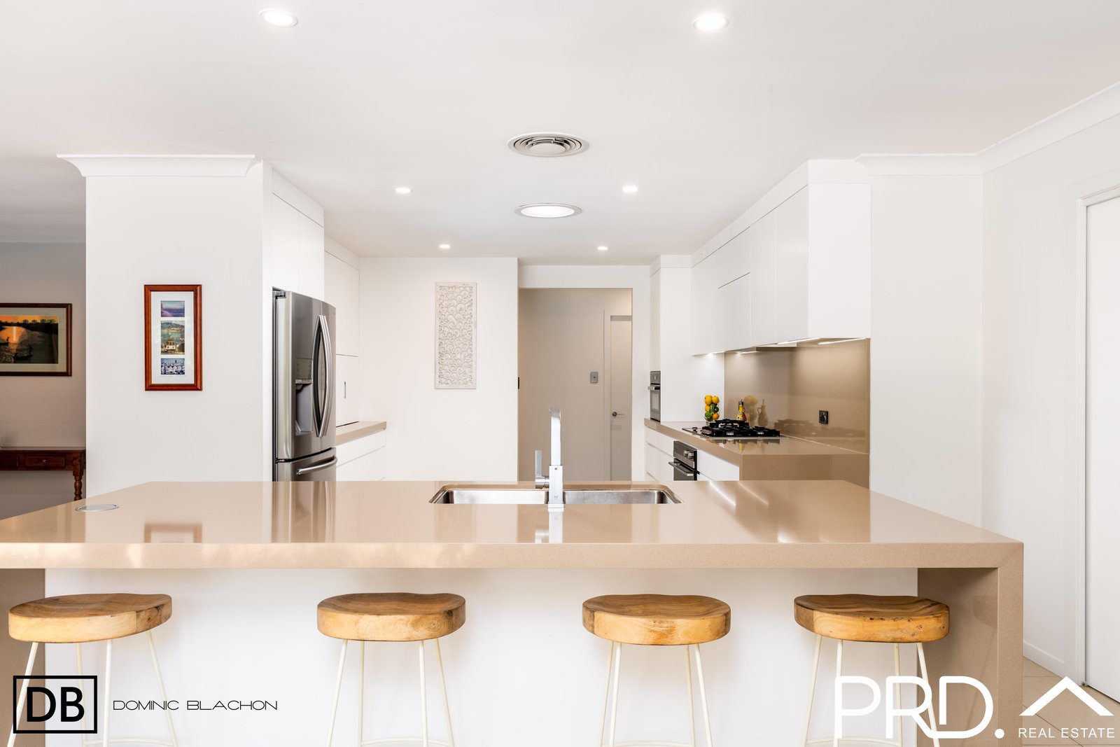 5 Carlowrie Crescent EAST HILLS 4