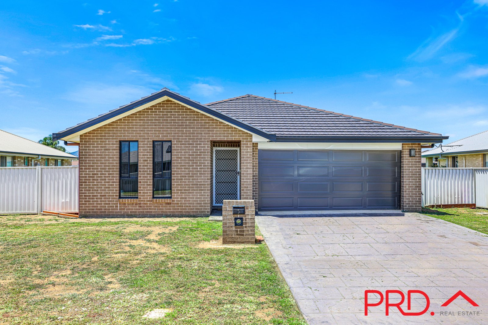 5 Carnegie Place TAMWORTH 2