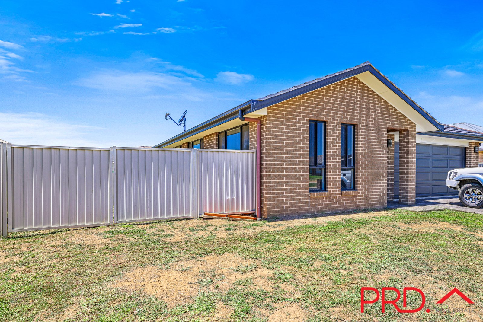 5 Carnegie Place TAMWORTH 3
