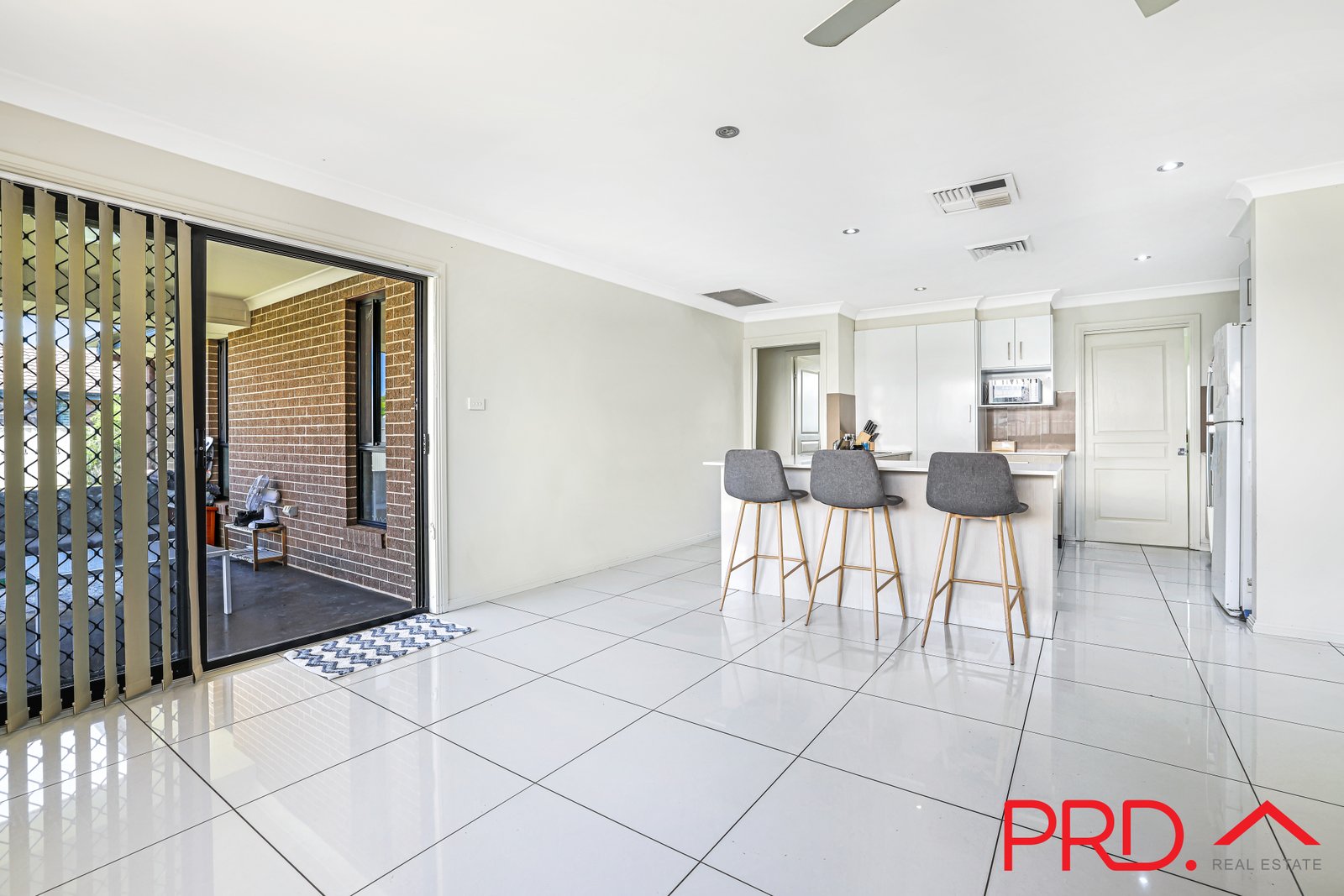 5 Carnegie Place TAMWORTH 8