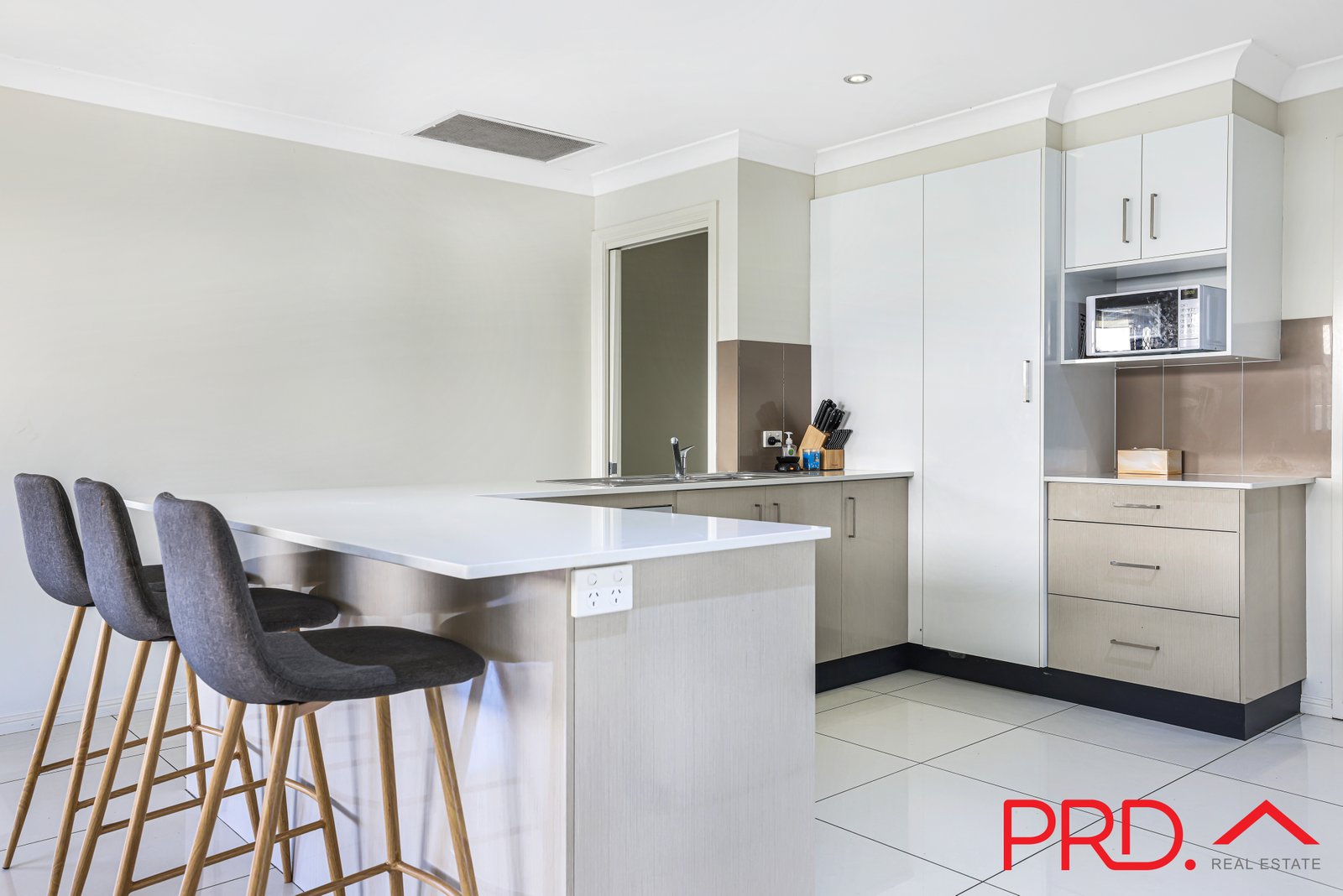 5 Carnegie Place TAMWORTH 11